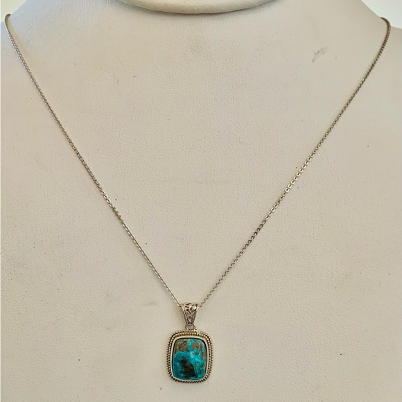 Sierra Nevada Turquoise Solitaire Pendant Necklace 20 Inches in Sterling - Picture 12 of 14